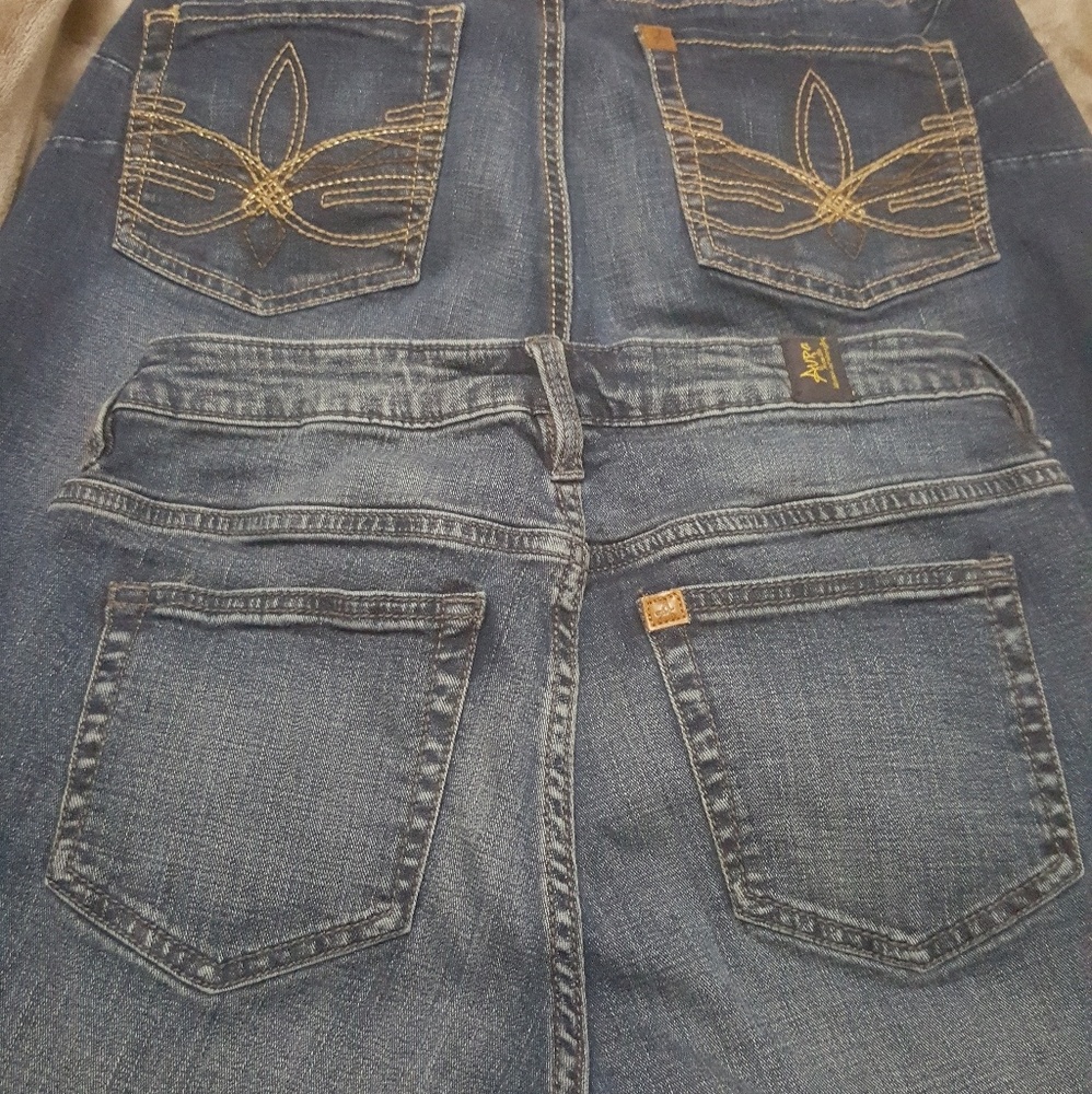 Bundle LNWOT Aura Wrangler jeans